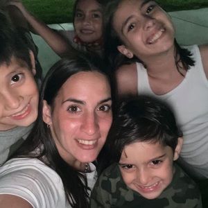 Meet your Posher, Camila